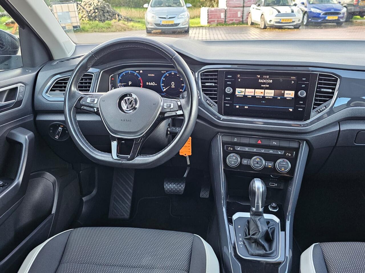 Volkswagen T-Roc 1.5 TSI Sport Business R | Automaat | Trekhaak | Lane Assist | Blind Spot | LED | Navi | ACC | PDC | Winterpakket | Virtual Cockpit |