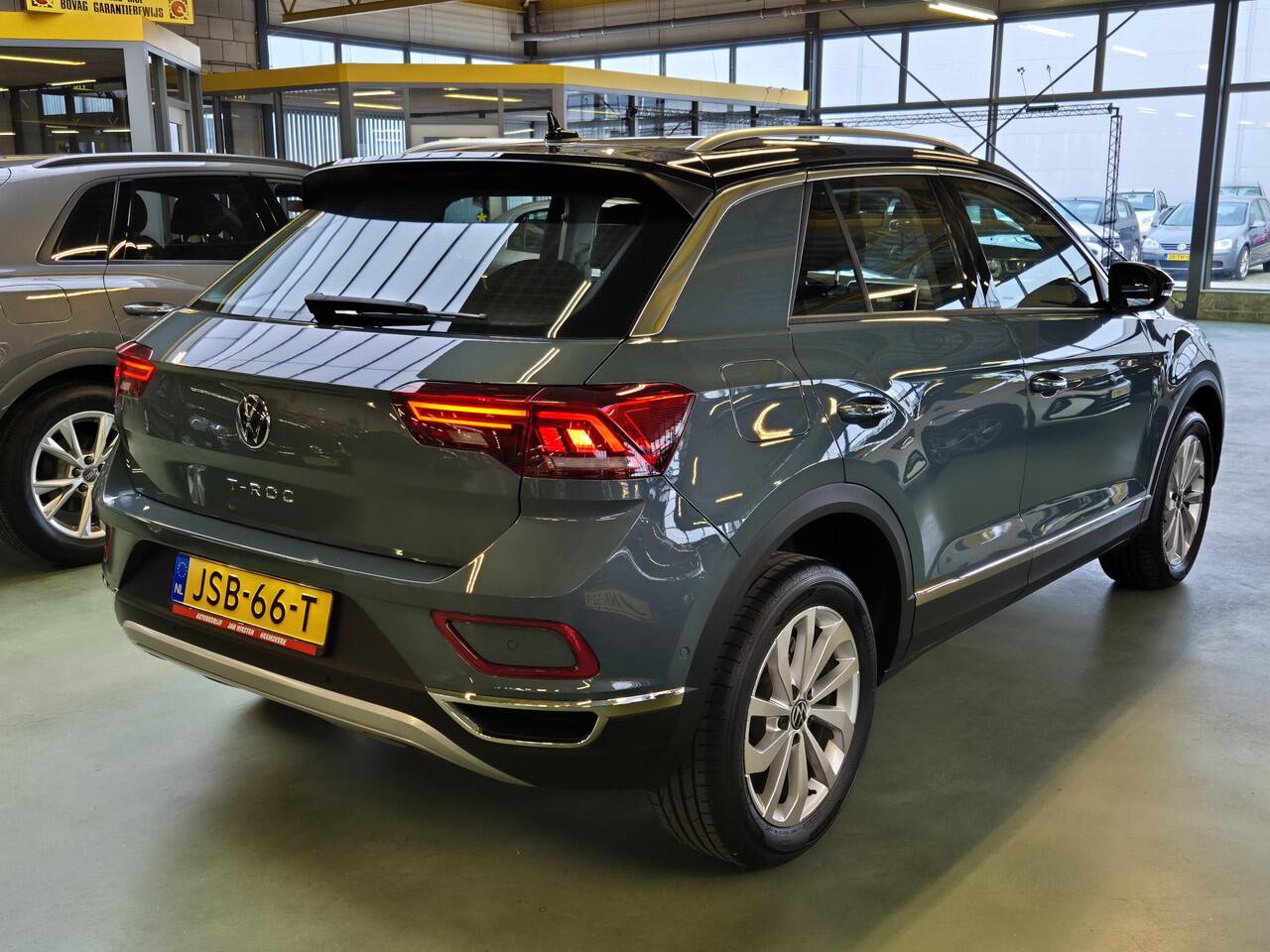 Volkswagen T-Roc 1.5 TSI Style -150pk- Automaat | IQ LED | Camera | Digitale Cockpit Pro | Rijklaarprijs incl. 1 jaar Bovag garantie