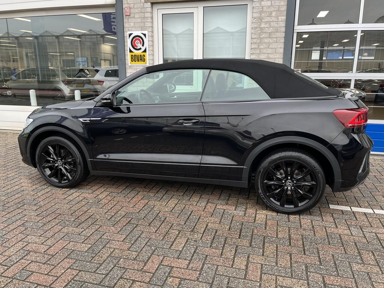 Volkswagen T-Roc Cabrio 1.5 TSI 2x R-Line / AUTOMAAT/ BLACK STYLE/ CAMERA/ PARK. SENSOREN/ DODE HOEK/ STOEL-STUURVERWARM./ IQ. LIGHT/ DIGITAL DASHBOARD/ ADAPT. CRUISE/ APP CONNECT/ NAVI/ CLIMA/ DAB/ 18" LMV