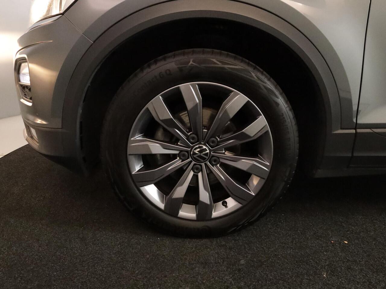 Volkswagen T-Roc 1.0 TSI Style 115 pk | Navigatie | Parkeersensoren | Autom. airco | Adaptieve cruise control | Apple Carplay/Android Auto |