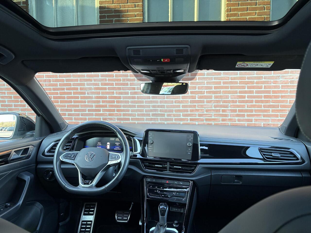 Volkswagen T-Roc 1.5 TSI OPF DSG R-Line | Pano |