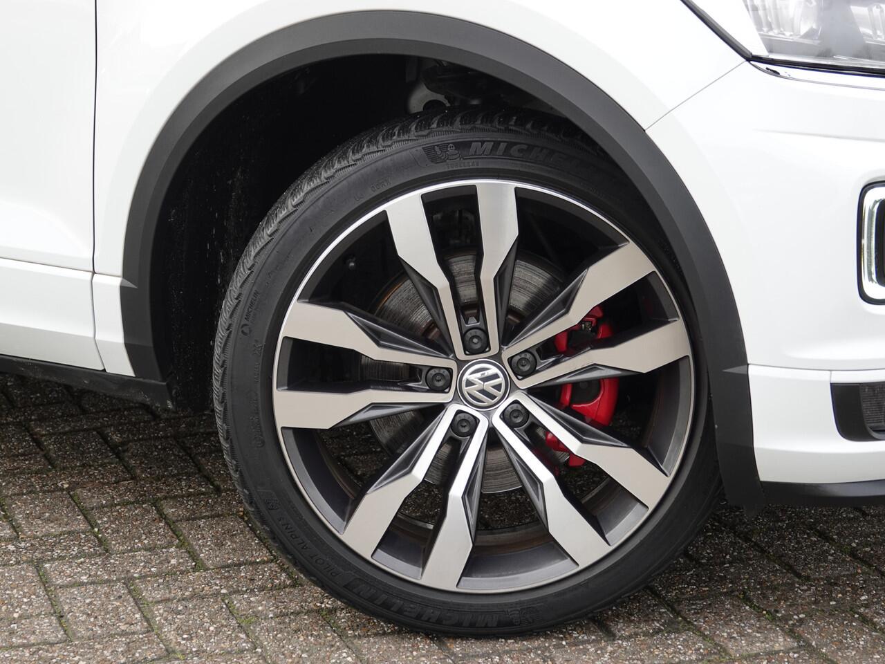 Volkswagen T-Roc 1.5 TSI Sport 150PK R-LINE AUTOM. | LED | NAVI | CAM + PDC V+A | ADAPT. CRUISE