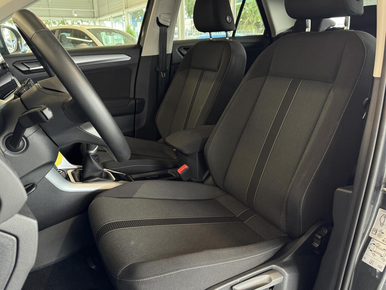 Volkswagen T-Roc 1.0 TSI Life | Clima | Carplay | PDC voor + achter | LM velgen | ( Vestiging - Nieuwegein )