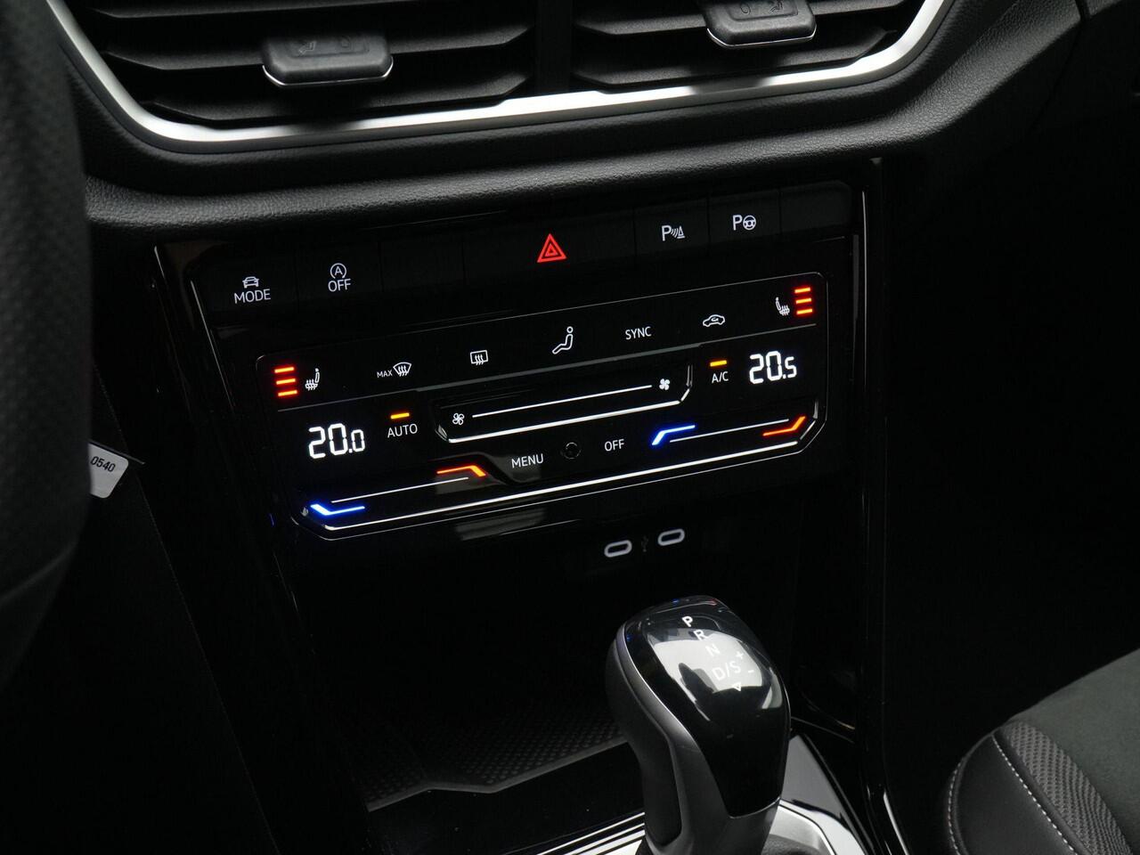 Volkswagen T-Roc 1.5 TSI 150 pk DSG R-Line | Achteruitrijcamera | Sportonderstel | Trekhaak | Adaptive Cruise | Park Assist | ErgoActive bestuurdersstoel