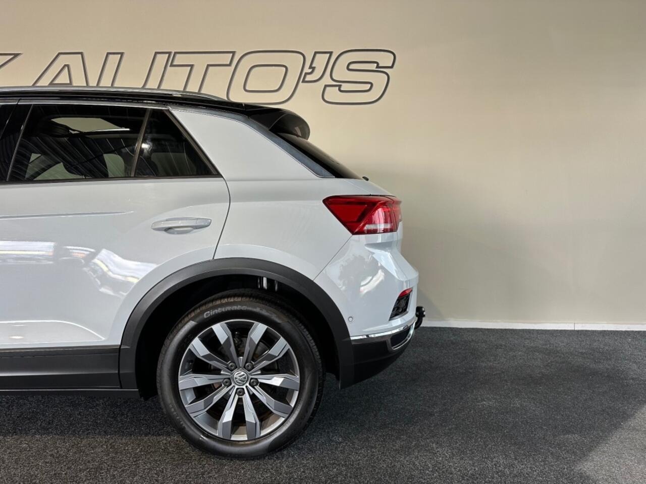 Volkswagen T-Roc 1.5 TSI STYLE BNS NAP l PANO l TREKHAAK l CLIMA l NAVI l LMV l