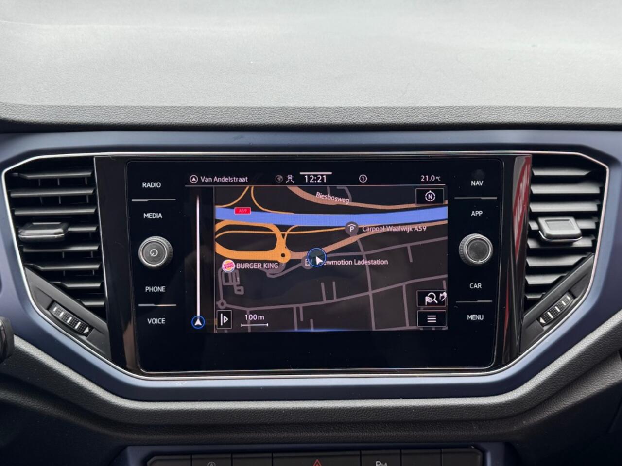 Volkswagen T-Roc 1.0 TSI UNITED 110PK LED NAVI CARPLAY AIRCO LMV PDC