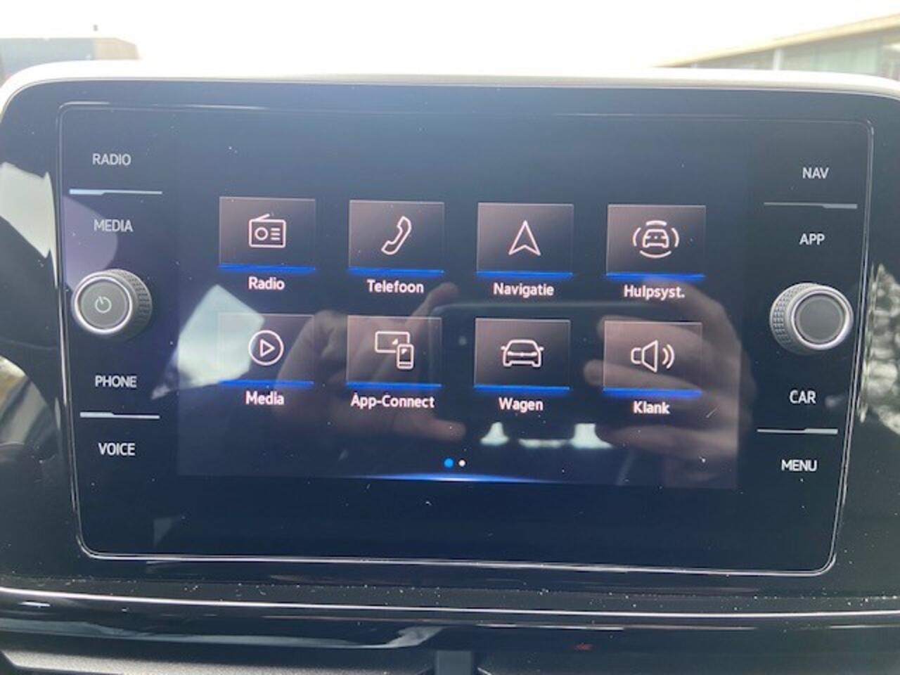 Volkswagen T-Roc 1.5 TSI R-Line Business / PANODAK / 19"LMV / APP.Connect / NAVI / CAMERA