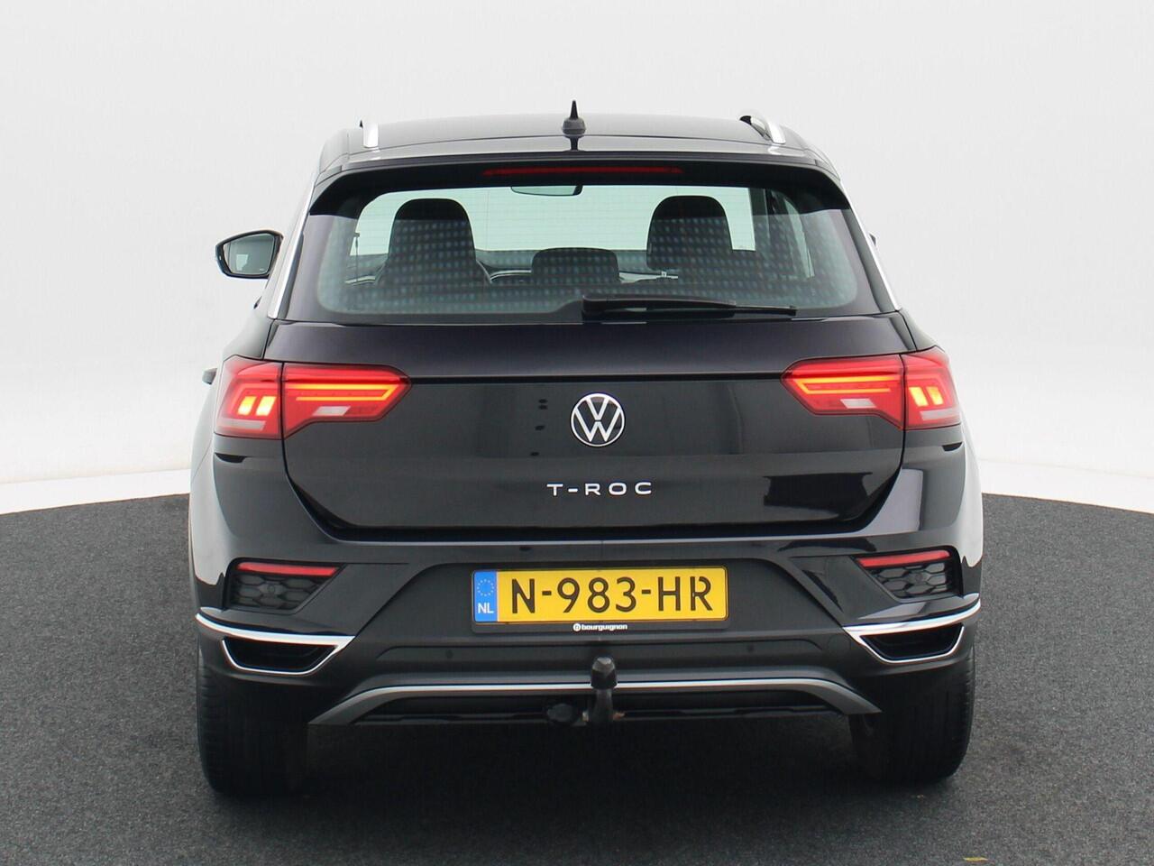 Volkswagen T-Roc 1.0 TSi 110 Pk Style | Trekhaak | Adaptive Cruise | Navigatie | CarPlay | ECC | Parkeersensoren | 68.883 Km!!