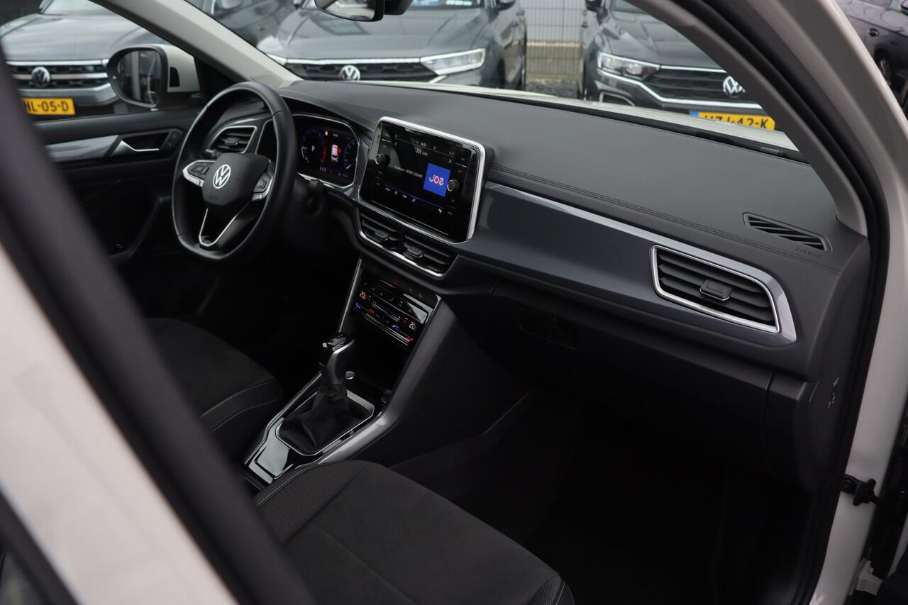 Volkswagen T-Roc 1.5 TSI Style | Camera | ACC | DAB | Fabrieksgarantie |