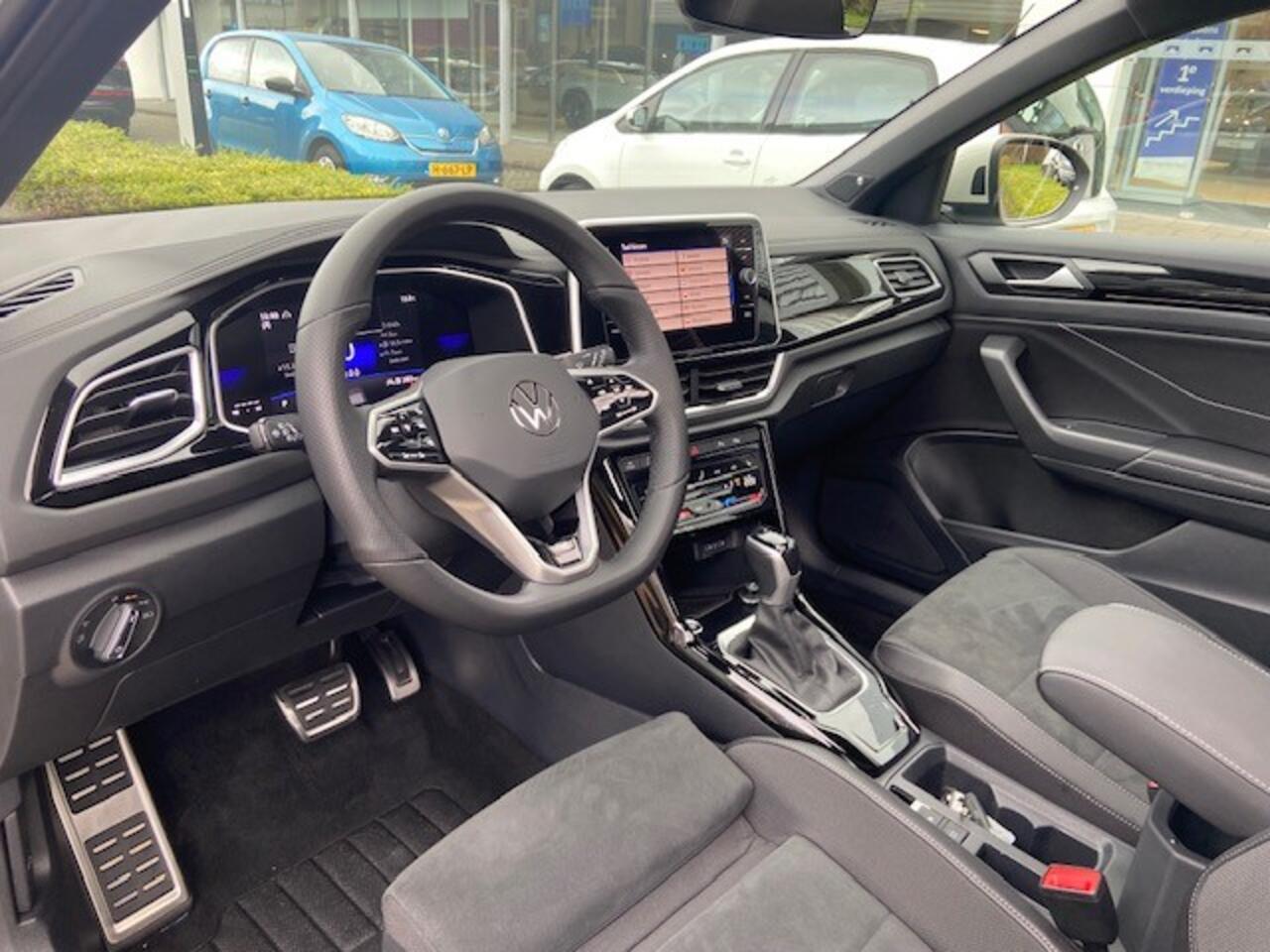 Volkswagen T-Roc 1.5 TSI R-Line Business / PANODAK / 19"LMV / APP.Connect / NAVI / CAMERA