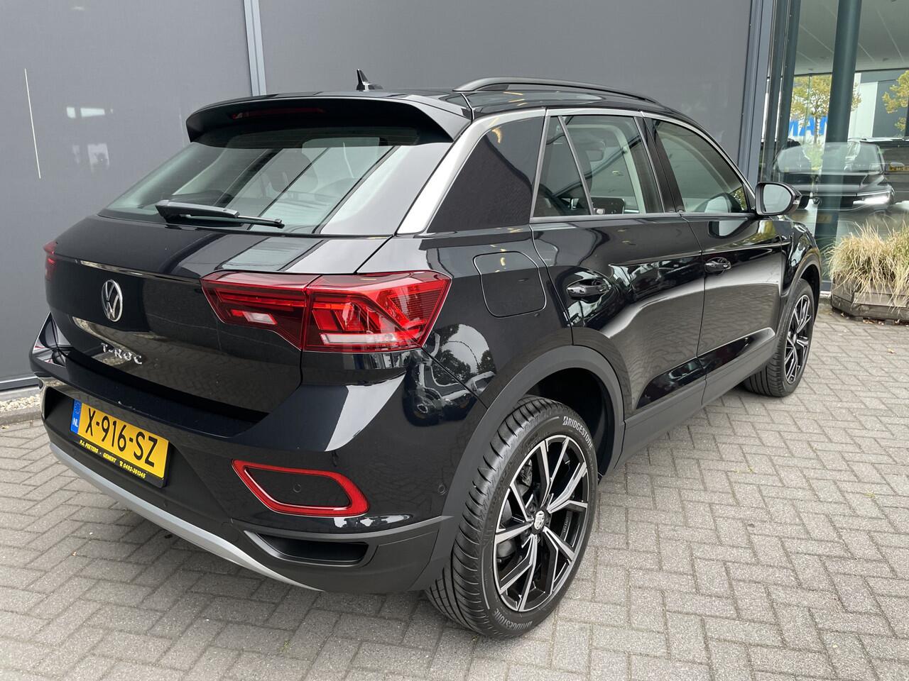 Volkswagen T-Roc 1.0 TSI Life Business Airco - cruise control - parkeersensoren voor en achter - Navigatie - Dakrails - Lederen stuurwiel