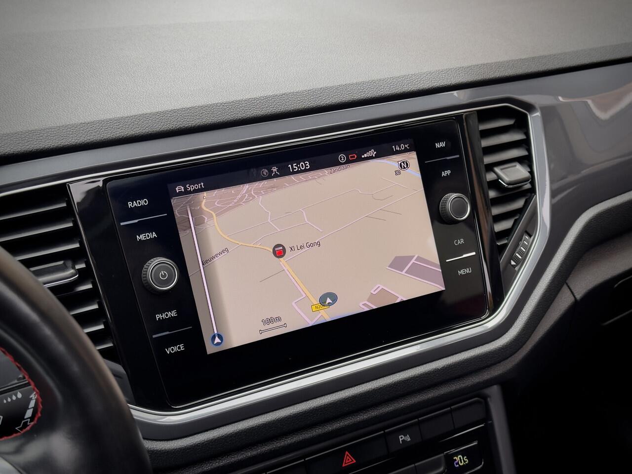 Volkswagen T-Roc 1.5 TSI AUT7 SPORT R-LINE PANODAK NAVI CAMERA DIGI-DASH APPLE-CARPLAY LED LMV PDC