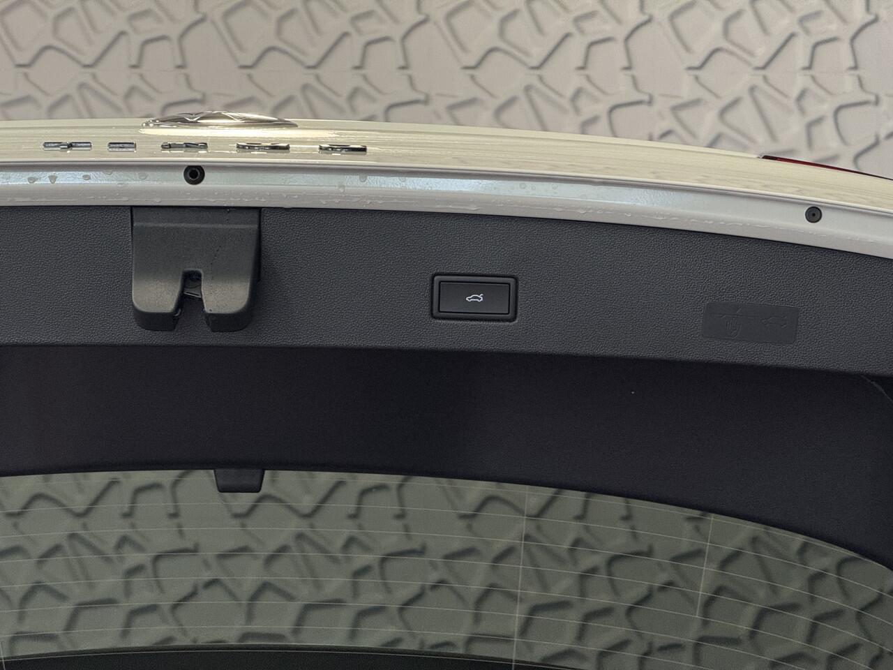 Volkswagen T-Roc 1.5 TSI 150PK R-LINE PANORAMA ? NIEUWE AUTO ? BLACKLINE EVO IQ LIGHT ALCANTARA ELEK.KLEP CARPLAY STOEL/STUUR VERW. 19"LMV VIR.COCKPIT 06/2025 SCHUIFDAK ?Top Auto's Wijchen , 30 Jaar Specialist in Volkswagen : Alle Type's : R-Line Edition / Style / First 