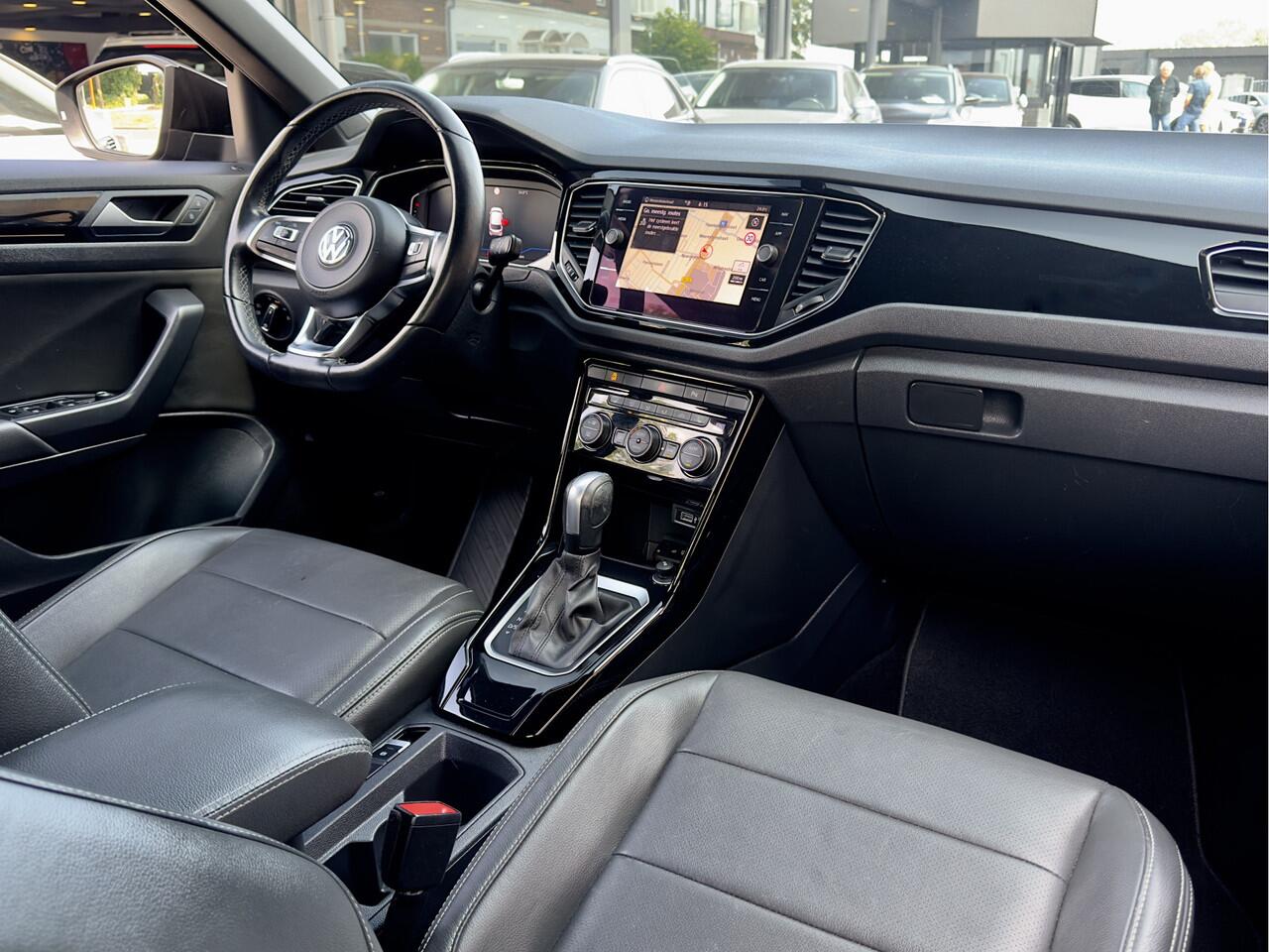 Volkswagen T-Roc 1.5 TSI AUT7 BLACK-LINE 98D.KM! NW-MODEL LEDER NAVI CAMERA DIGI-DASH APPLE-CARPLAY LED LMV PDC