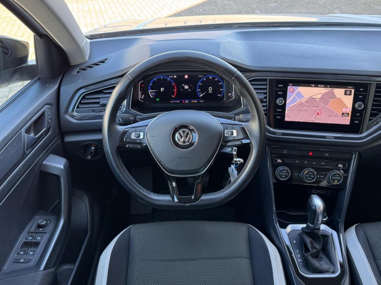 Volkswagen T-Roc 1.5 TSI SPORT DSG 150pk ACC Trekhaak Navi Virtual cockpit Carp