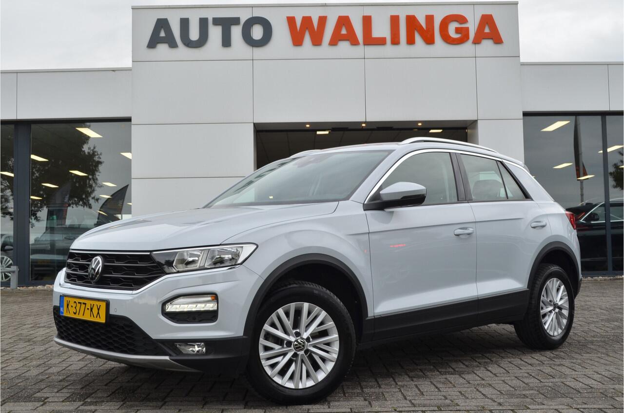 Volkswagen T-Roc 1.5 TSI Business Carplay | Adaptive Cruise | a.Camera | Trekhaak | Climate | Navi | Elektr achterklep | Metallic lak