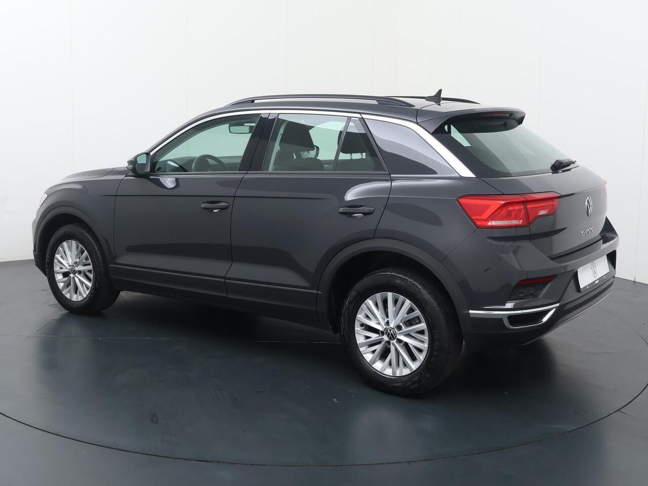 Volkswagen T-Roc 1.0 TSI Style | 110 PK | Adaptive cruise control | Climate control | Navigatiesysteem | Apple Carplay/Android Auto |