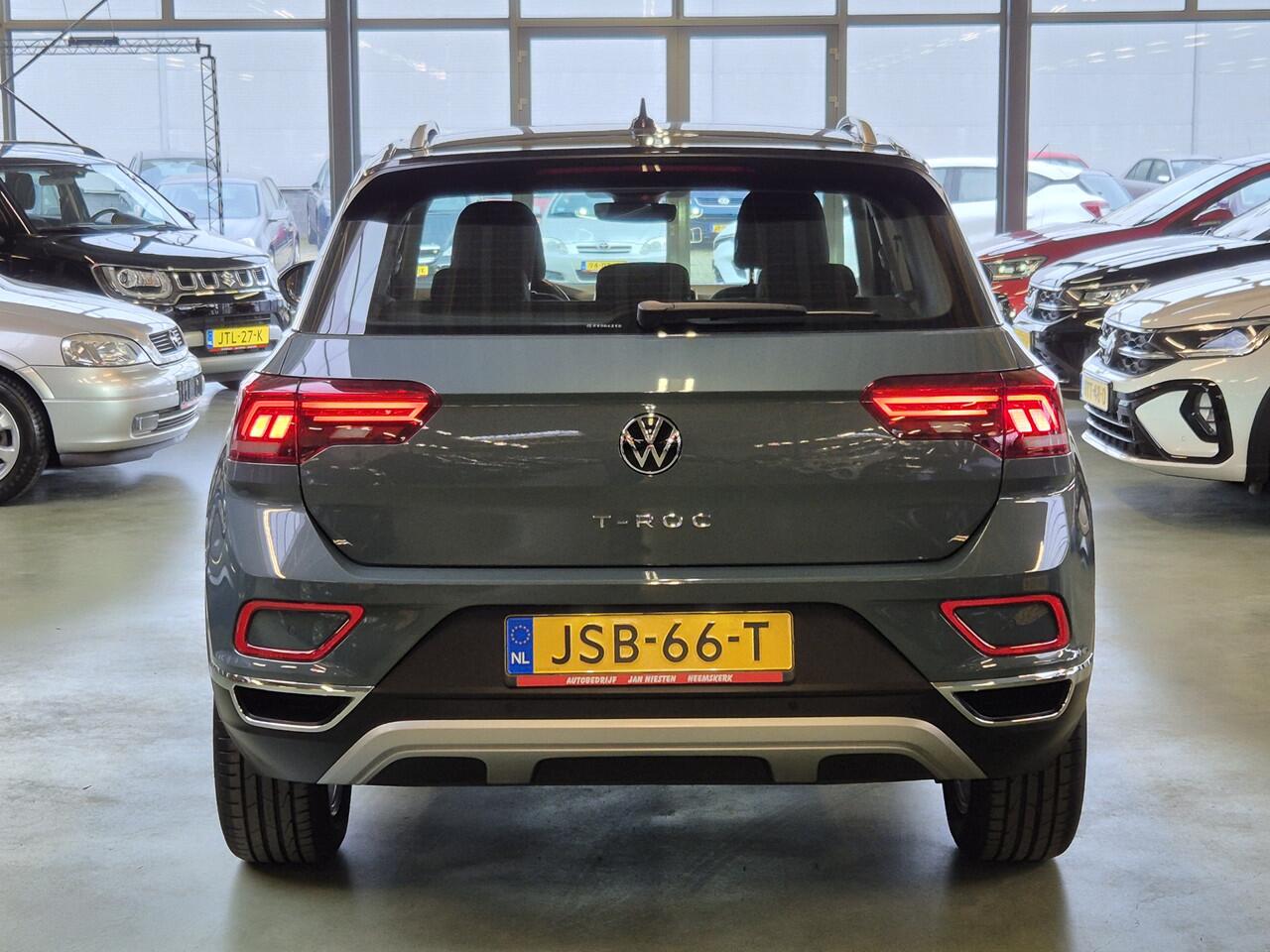 Volkswagen T-Roc 1.5 TSI Style -150pk- Automaat | IQ LED | Camera | Digitale Cockpit Pro | Rijklaarprijs incl. 1 jaar Bovag garantie