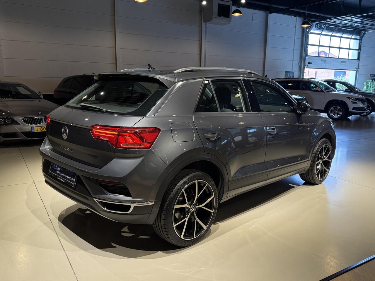 Volkswagen T-Roc 1.0 TSI Style Nav|Camera|ACC|Carplay Grijs