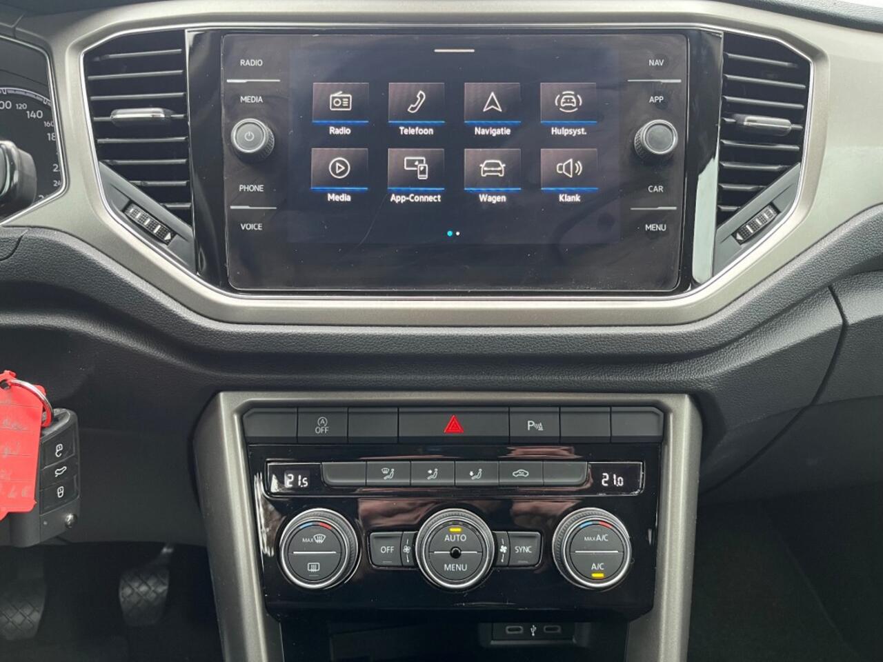Volkswagen T-Roc 1.0 TSI STYLE / NAVI / CARPLAY / ADAP. CRUISE / PDC / DAB / 16'' LMV