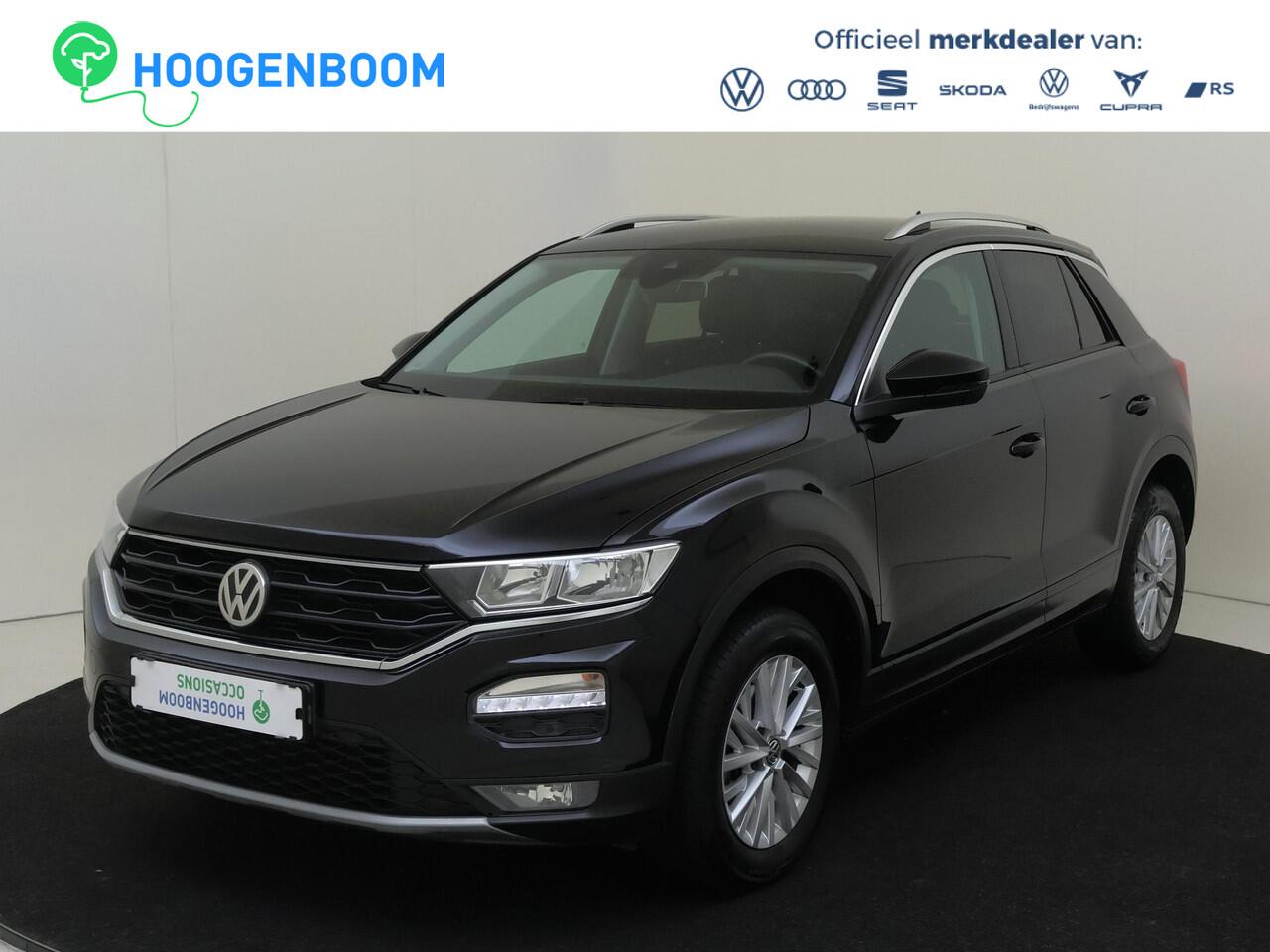Volkswagen T-Roc 1.5 TSI Style Business | Achteruitrijcamera | Navigatie | Adaptieve cruise control | Elektrisch inklapbare buitenspiegels | CarPlay | Elektrische achterklep | Parkeersensoren |