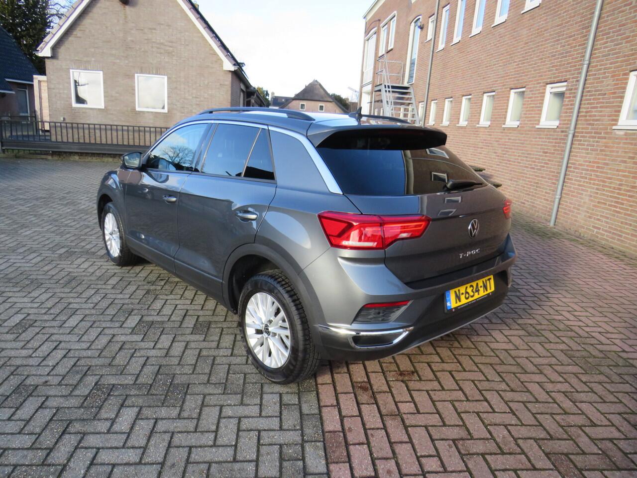 Volkswagen T-Roc 1.0 TSI 110Pk Style * Rijklaarprijs incl. garantie * Navi * Carplay Android * Adaptieve Cruise * Parkeersensoren V+A *