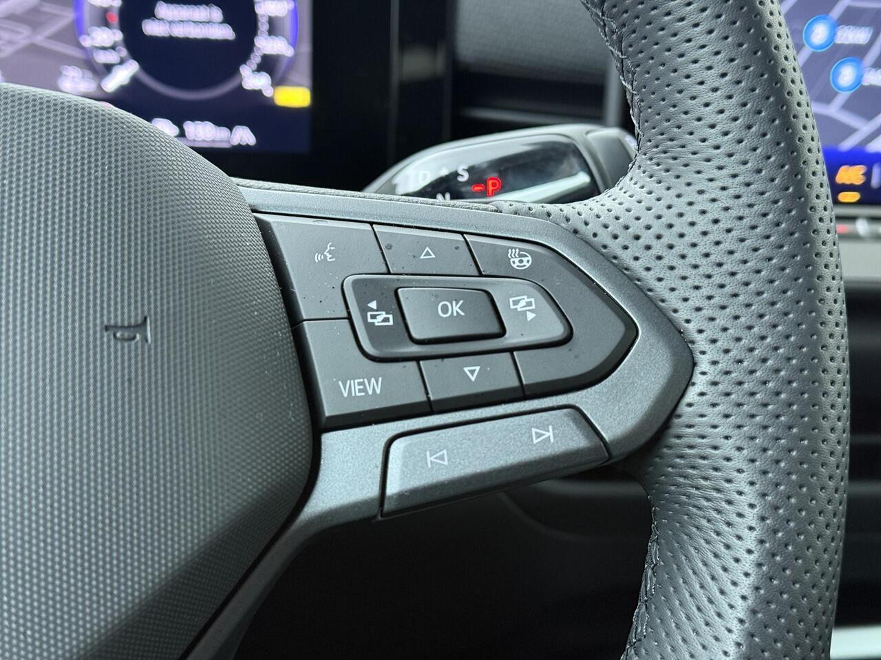 Volkswagen T-Roc 1.5 eTsi 150pk DSG R-Line First Edition | Elektr. achterklep | Black Style | LED Matrix | Navigatie | Area View | Head-up display |