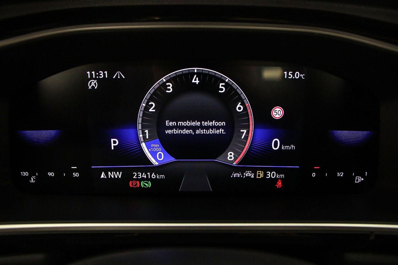 Volkswagen T-Roc R-Line Edition 1.5 TSI 150pk DSG Automaat Trekhaak, Adaptive crusie control, Achteruitrijcamera, LED koplampen, Navigatie, Stoelverwarming, Parkeersensoren