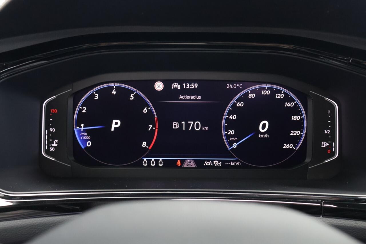 Volkswagen T-Roc 1.5 TSI R-Line Business 150PK DSG | ACC | Matrix LED | Trekhaak