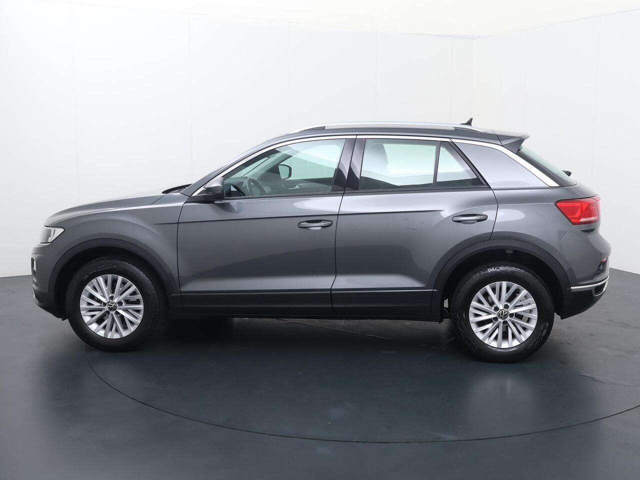 Volkswagen T-Roc 1.0 TSI Style | 110 PK | Achteruitrijcamera | Adaptive cruise control | Apple CarPlay / Android Auto |