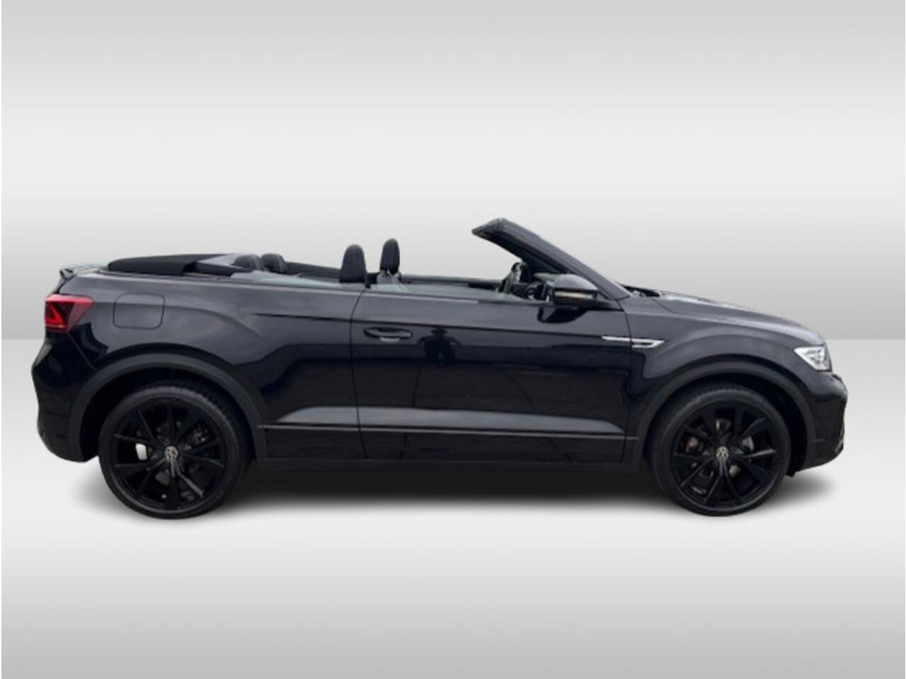 Volkswagen T-Roc Cabrio 1.5 TSI 150pk DSG R-Line Black Style / Leder Vienna / 19" LMV / Cockpit Pro / Stuur en Stoelverwarming / Navi Pro / Camera / Keyless / Alarm / IQ LED / Beats Audio
