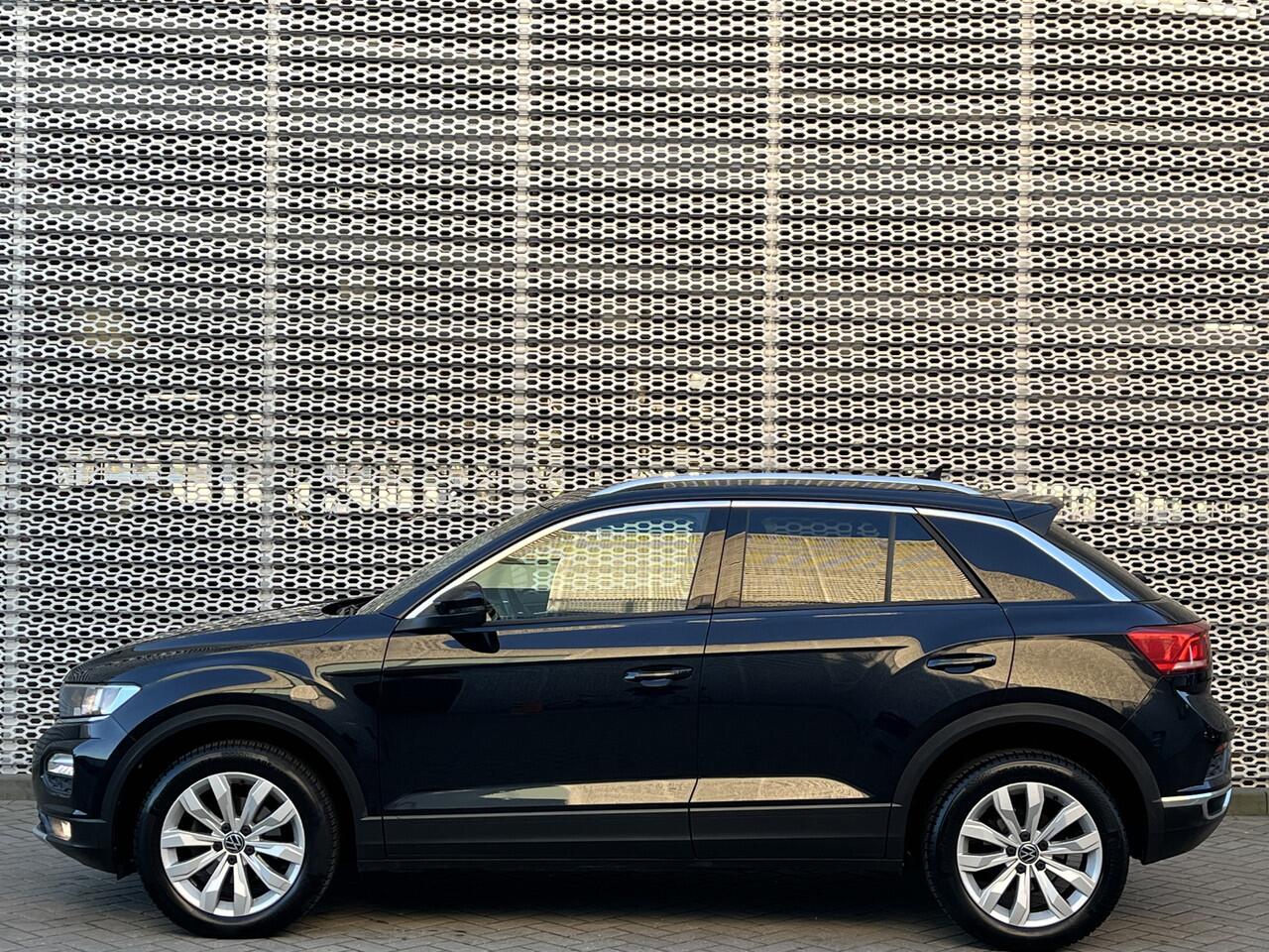 Volkswagen T-Roc 1.0 TSI Style / App connect / Navigatie / Climate controle / Camera / Parkeersensoren V+A / **