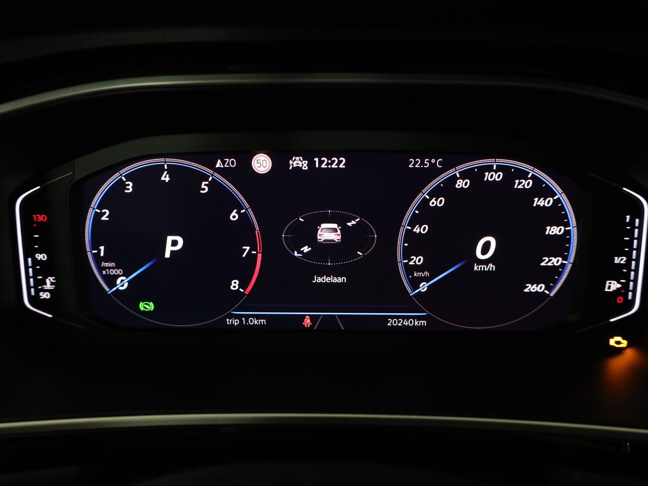 Volkswagen T-Roc 1.5 TSI R-Line 150 pk Automaat (DSG) | Verlengde garantie | Navigatie | Trekhaak (afneembaar) | Parkeersensoren (Park assist) | Achteruitrijcamera | R-Line |