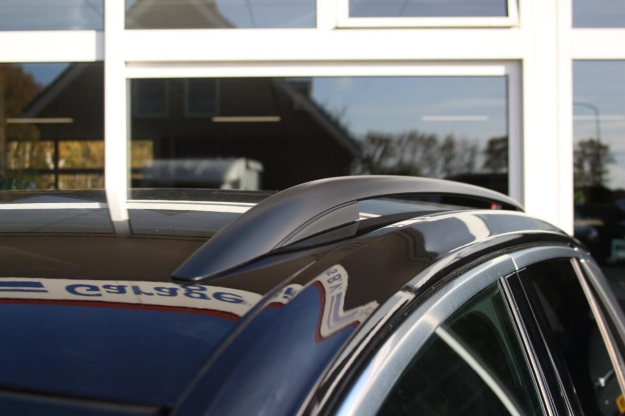 Volkswagen T-Roc 1.5 TSI R-Line Business+, Stoel en stuurverw, Navi, PDC, Zw hemelbekl.