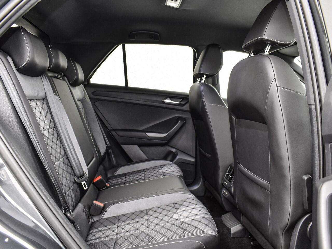 Volkswagen T-Roc 1.5 TSI 150pk DSG R-Line Business · Camera · Apple/Android Car Play · Navigatie · Stoelverwarming · 17'' Inch · Garantie t/m 20-06-2028 of 100.000km