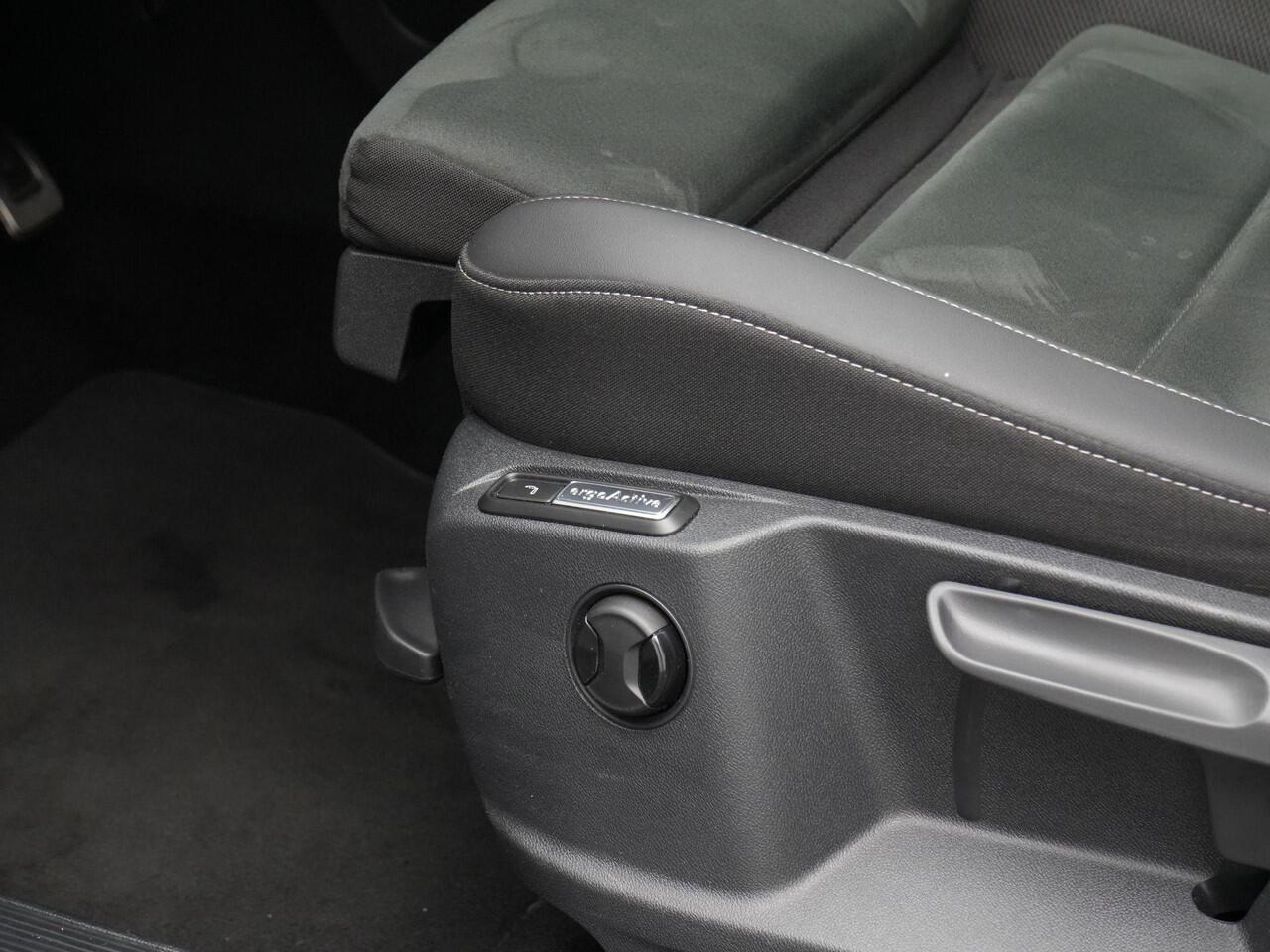 Volkswagen T-Roc 1.5 TSI 150 pk DSG R-Line | Achteruitrijcamera | Sportonderstel | Trekhaak | Adaptive Cruise | Park Assist | ErgoActive bestuurdersstoel