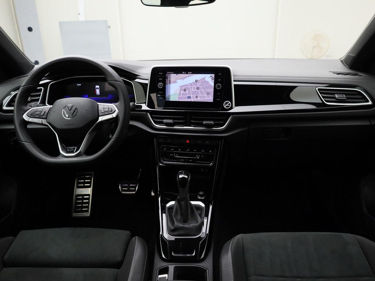 Volkswagen T-Roc 1.5TSI/150PK R-Line DSG · Camera · Apple/Android Car Play · Navigatie · Trekhaak · Apple/Android · Garantie tot februari 2027