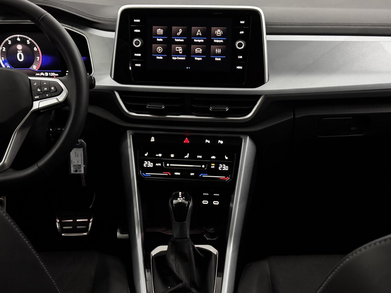 Volkswagen T-Roc 1.5 TSI Goal Business Half leder, Parkeersensoren, Apple carplay, Winterpakket, A start top, Cruise control adaptief, 2 jaar vakantie