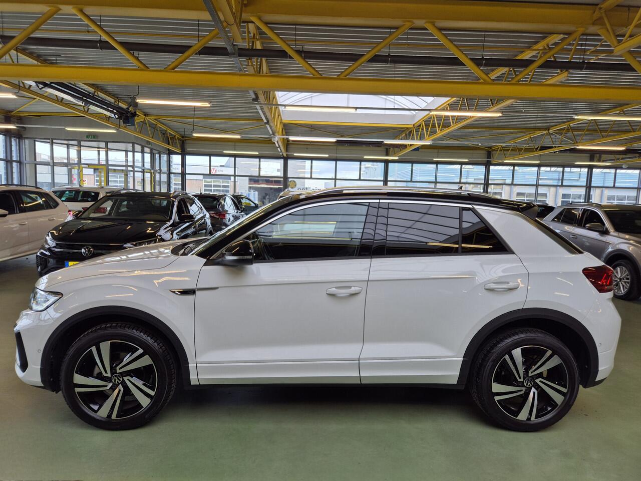 Volkswagen T-Roc 1.5 TSI R-Line -150pk- Automaat | Camera | IQ LED | 18 inch | Rijklaarprijs incl. 1 jaar Bovag garantie