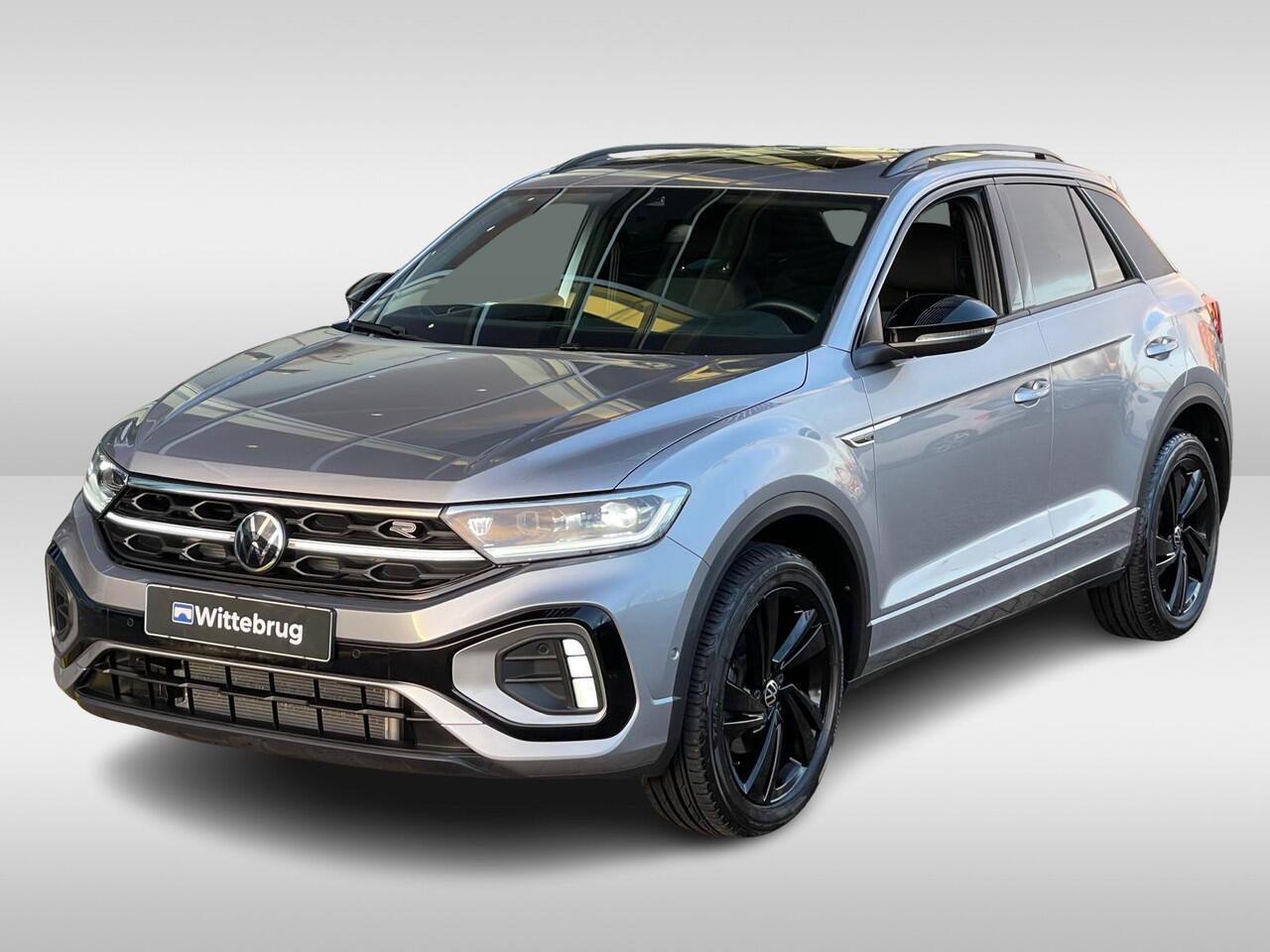 Volkswagen T-Roc 1.5 TSI 150PK DSG R-Line Black Style Panoramadak / Afn. Trekhaak / Achteruitrijcamera / 18'' LMV Nevada/ LED Matrix Ergo Active stoelen / Electr. a.klep / Draadloos App connect / Navi / Clima / DAB+