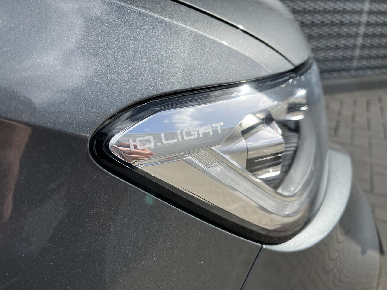 Volkswagen T-Roc 1.5 TSI 150PK R-Line Business+ / R-Line Interieur + Exterieur / Afneembare Trekhaak / IQ LED / Achteruitrijcamera / Stuur + Stoelverwarming / Dodehoek Sensor **