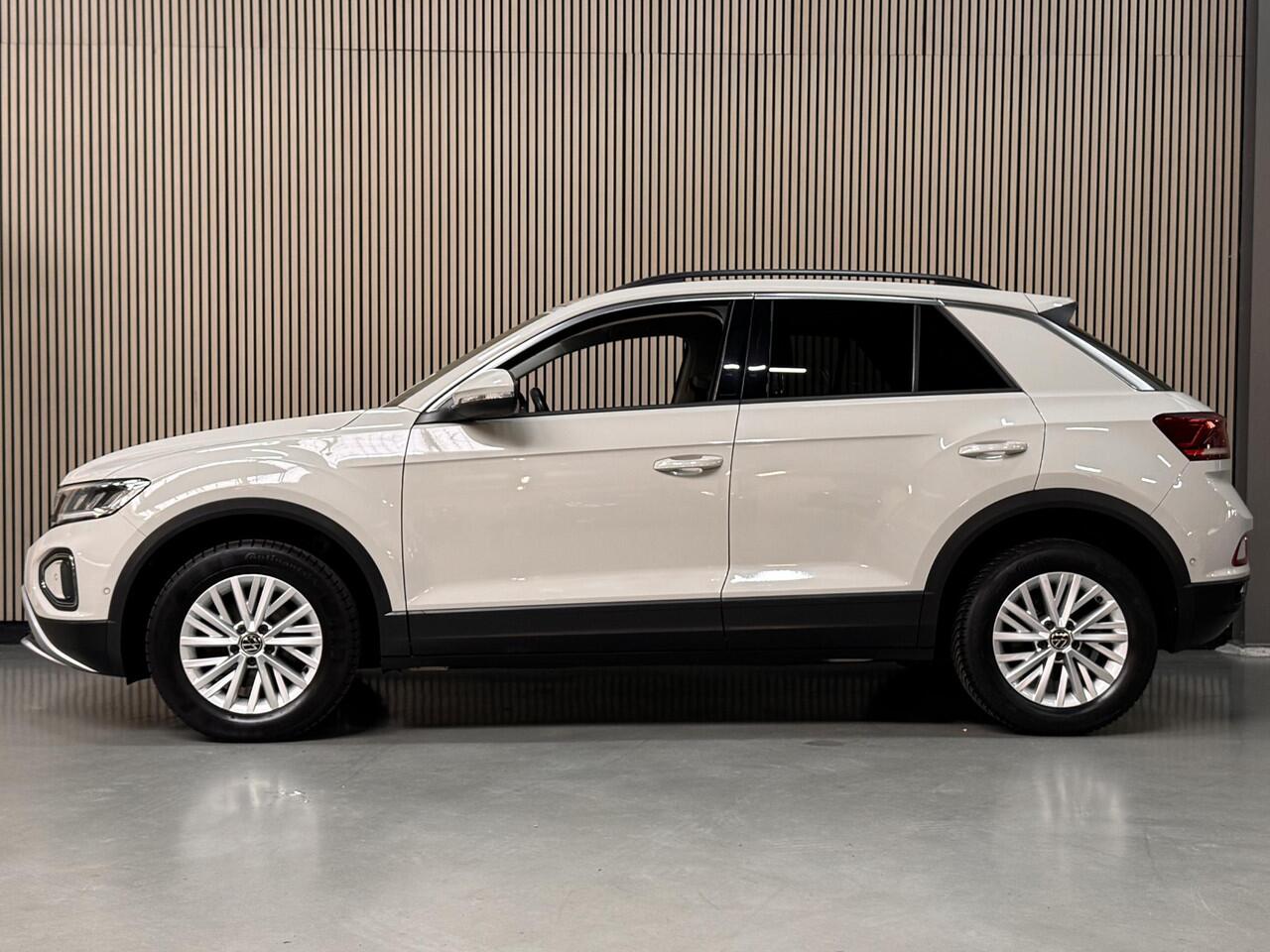 Volkswagen T-Roc 1.5 TSI 150pk DSG Automaat Life Navi Camera Trekhaak Parking pack Digi Dash Dealeronderhouden