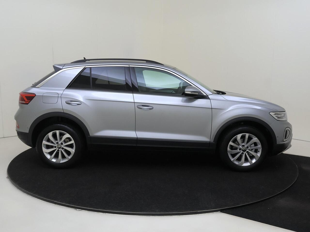 Volkswagen T-Roc Life Edition | 'App-Connect' draadloze smartphone integratie | 'App-Connect' draadloze smartphone integratie | Afstandscontrolesysteem (Front Assist)