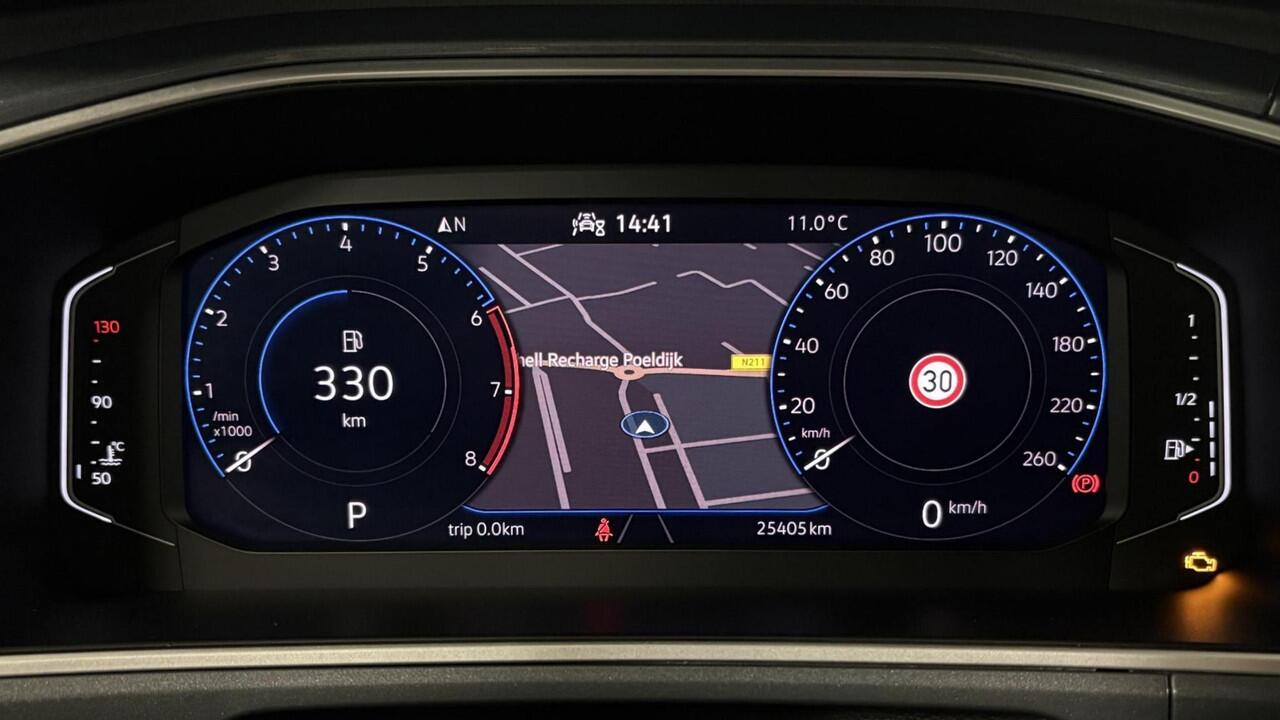 Volkswagen T-Roc 1.5 TSI Life Business | Pano dak | Key Less| Virtual cockpit