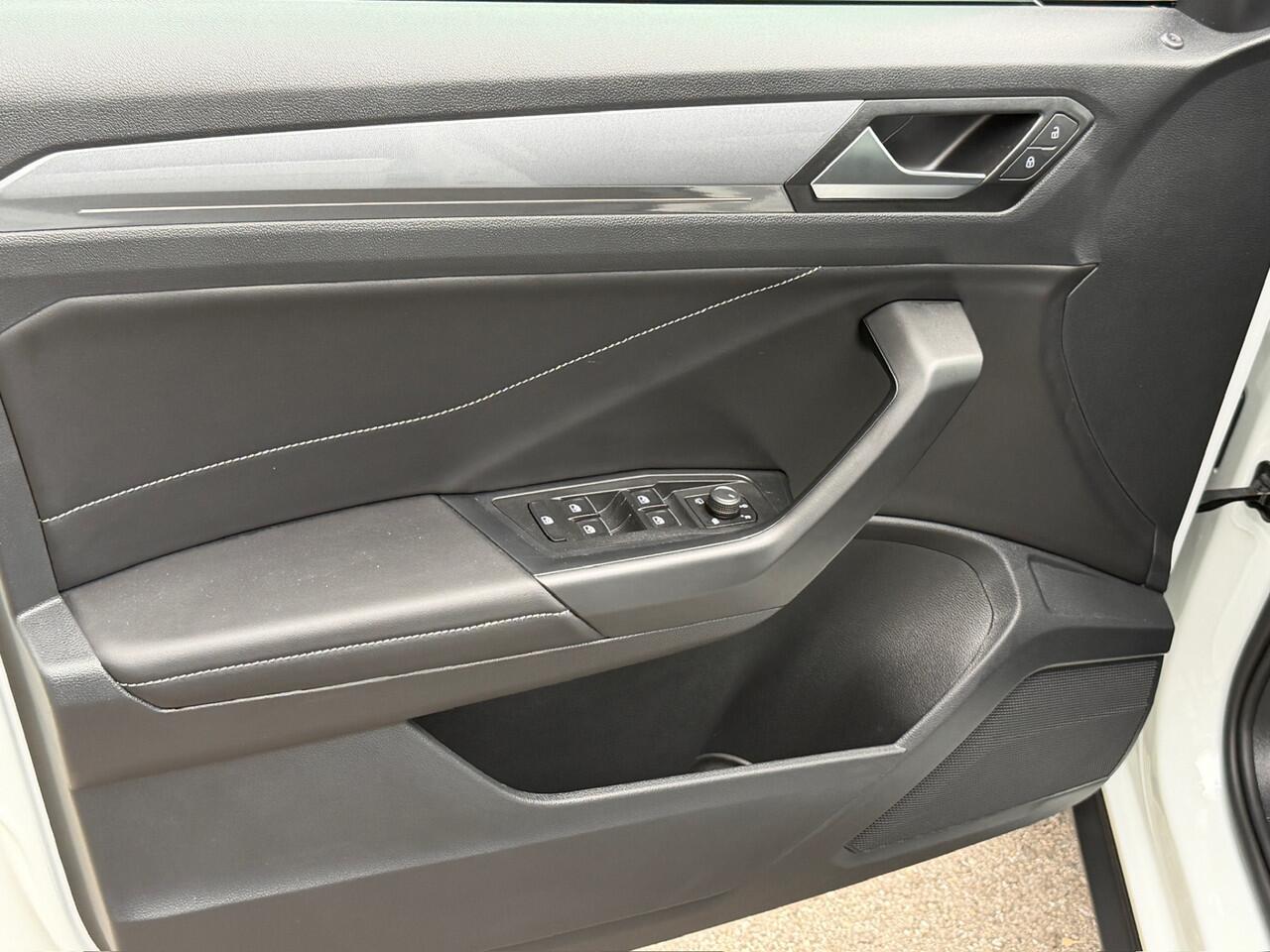 Volkswagen T-Roc 1.5 TSI 150pk DSG Style | Trekhaak | Navi | IQ light | Adapt. Cruise | Rijklaar incl. garantie