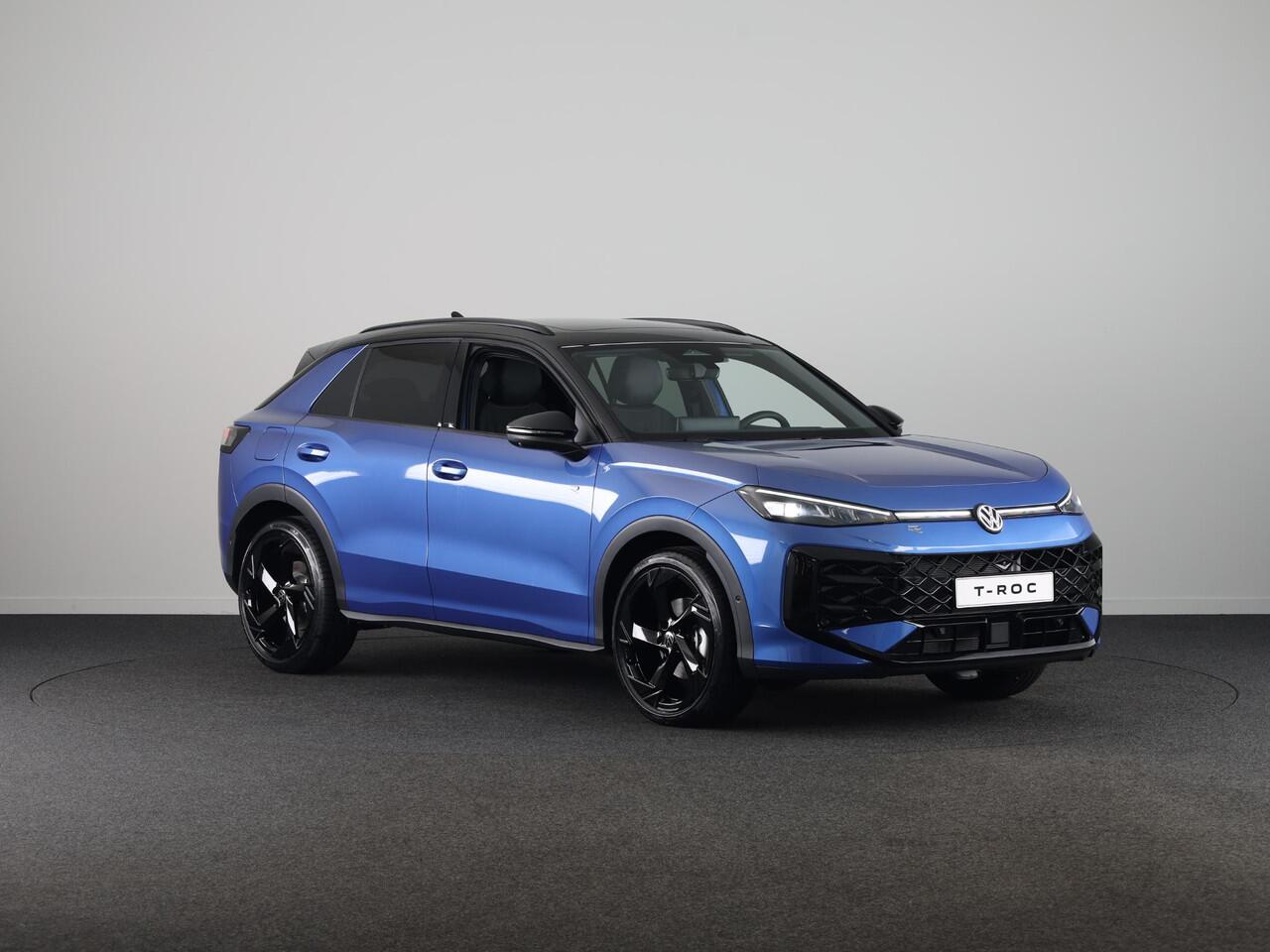 Volkswagen T-Roc R-Line First Edition 1.5 eTSI 110 kW / 150 PK SUV | Panoramaschuif-kanteldak | Assistance Pakket | Trekhaak | Black Style Pakket | Koplampverlichting matrix-led (IQ.LIGHT) | Elek. achterklep | Zwart dak