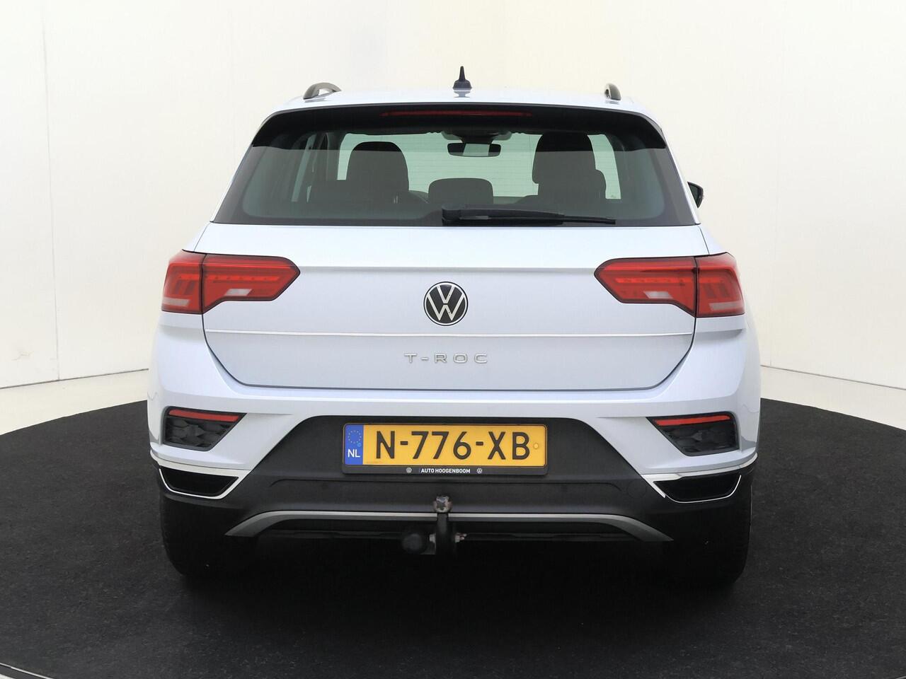 Volkswagen T-Roc 1.0 TSI Style | Trekhaak | Parkeersensoren | Adaptieve cruise control | CarPlay | Navigatie | Lane assist |
