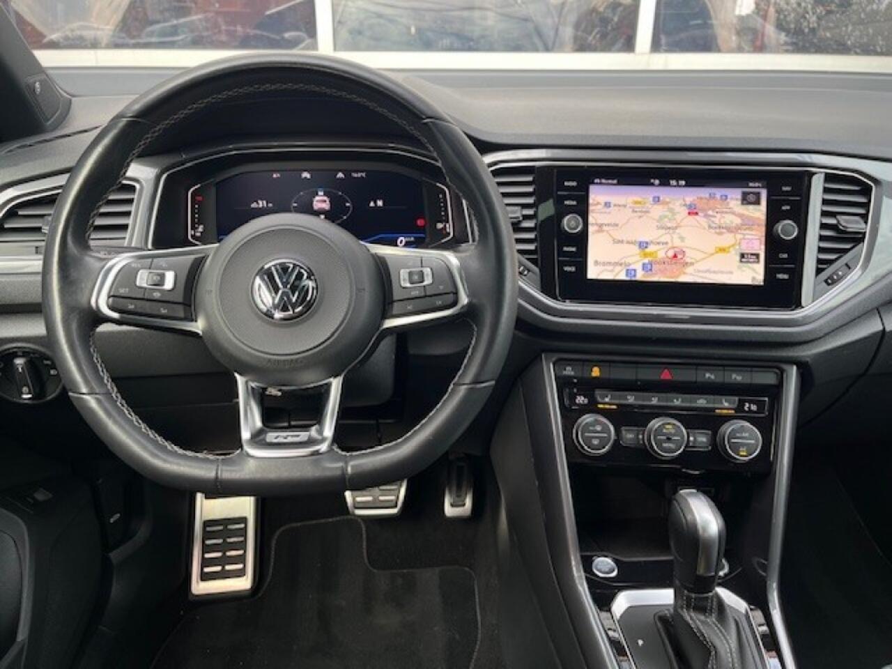 Volkswagen T-Roc 1.5 TSI AUT. SPORT R-LINE BEATS - VIRTU - PANO. DAK - TREKH.