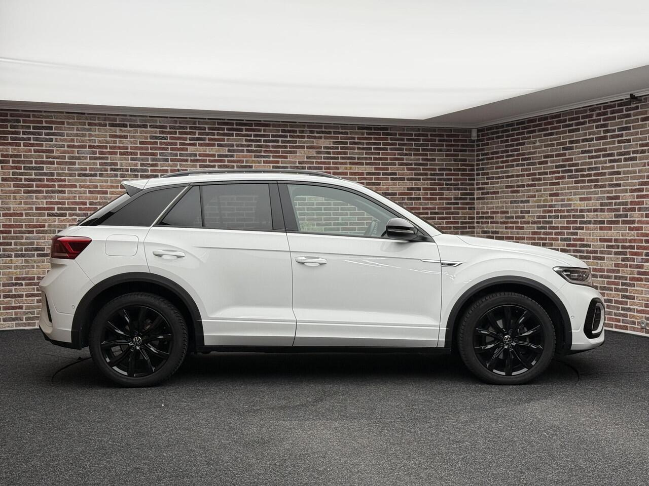 Volkswagen T-Roc 1.5 TSI R-Line DAK CAMERA BLINDSPOT ACC VIRTUAL