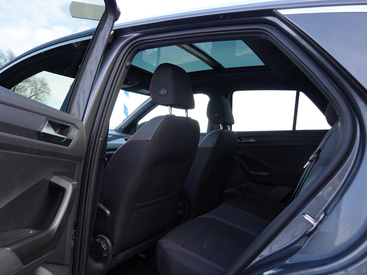 Volkswagen T-Roc 1.5 TSI 150PK Sport R-LINE AUTOM. PANO | TREKH. | ADAPT. CRUISE | ECC | LMV